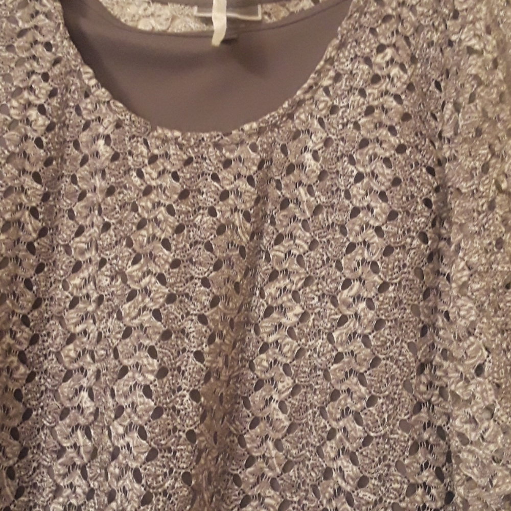 Ladies top - Picture 2 of 2